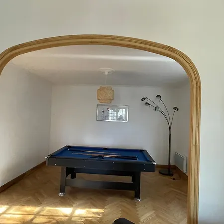 Villa Uzes בית נופש *