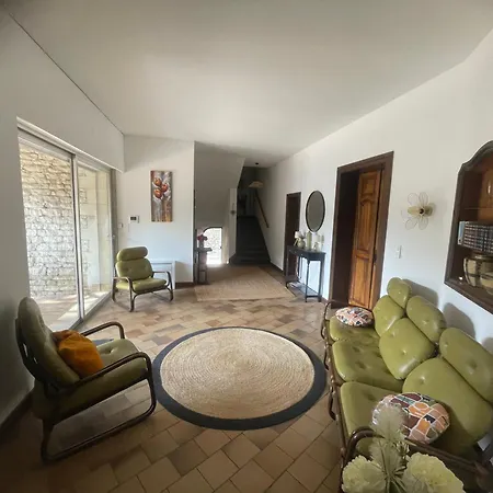 Villa Uzes בית נופש