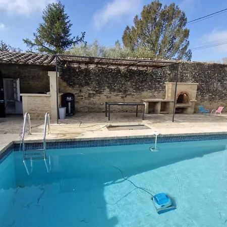 בית נופש Villa Uzes *